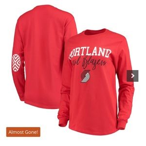 Brand New Women’s Portland Trailblazers Red LS Tee w/ Elbow Patches Sz M